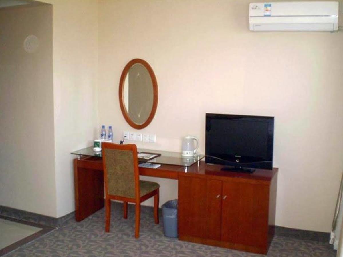 Greentree Inn Jiangsu Wuxi Hubin Business Street Business Hotel Exterior photo